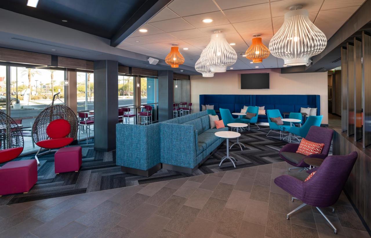 Tru By Hilton Phoenix Glendale Westgate Exterior photo